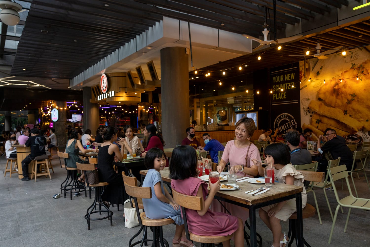 A wide variety of retail and food & beverage options are available at Jurong Lake District.